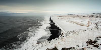 Coastline in Dyrhólaey at winter