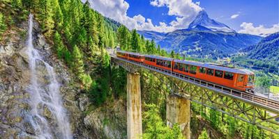 Gornergrat tourist train and Matterhorn Zermatt?400x200;crop