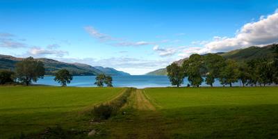 Landscape and surroundings of Loch Ness