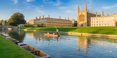 punting along the sunny river cam in cambrige?400x200;crop