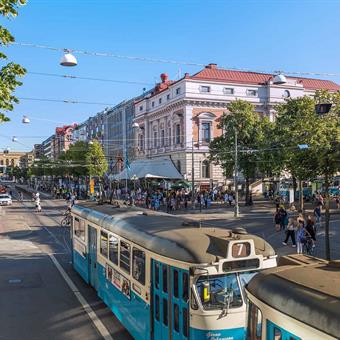 Vibrant street of Avenyn Gothenburg ©production studio ab   goteborg  co