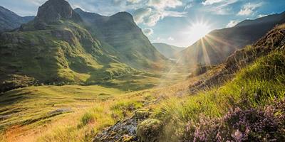 Valley view below the mountains of Glen Coe?400x200;crop